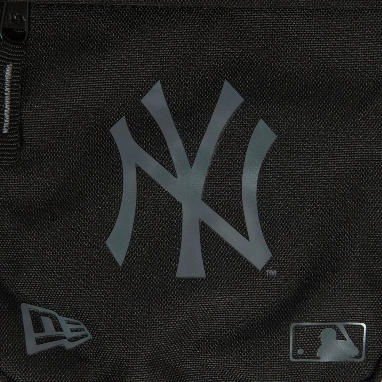 New Era New York Yankees Logo Crossbody Bag