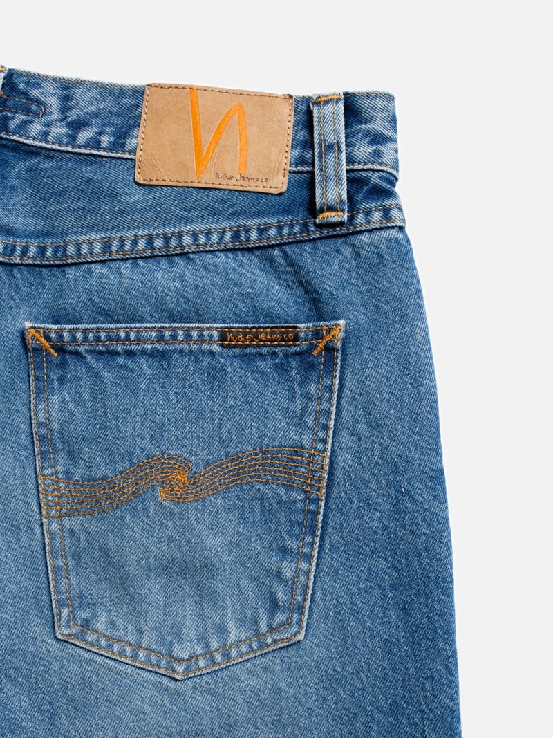 NUDIE JEANS GRITTY JACKSON DAY DREAMER MID BLUEN DENM WITH CONTRASTED WASH